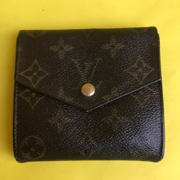 Louis Vuitton Other - Vintage classy Louis Vuitton wallet